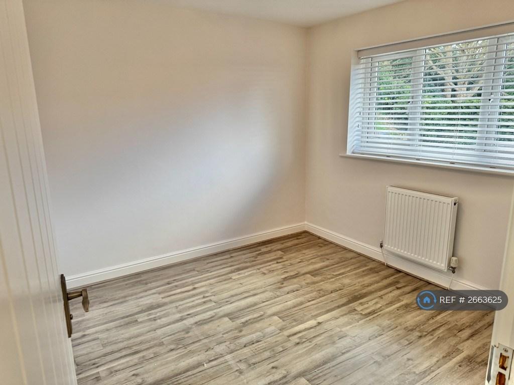 Bedroom 3 (2.9m x 2.9m)