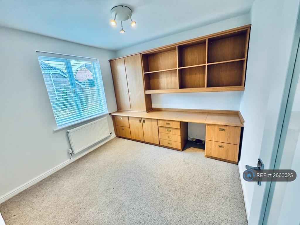Office 2.8m x 2.65m