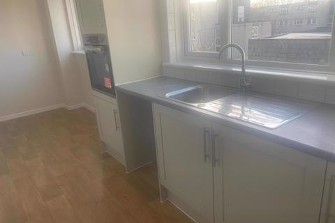 2 bedroom flat to rent, Highwood Lane, Loughton, IG10 3LY