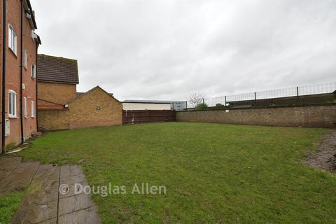 undefined, Heathfield Park Drive, Chadwell Heath RM6