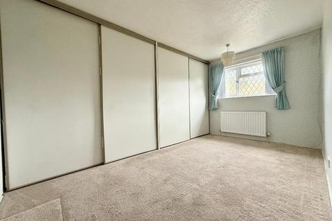 3 bedroom end of terrace house for sale, Catsbrook Road, Runfold, Luton, Bedfordshire, LU3 2ET