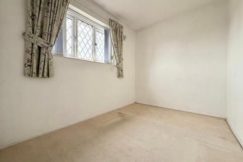 3 bedroom end of terrace house for sale, Catsbrook Road, Runfold, Luton, Bedfordshire, LU3 2ET