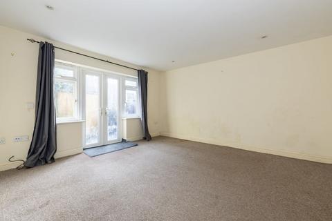 2 bedroom terraced house for sale, London Road, Uckfield