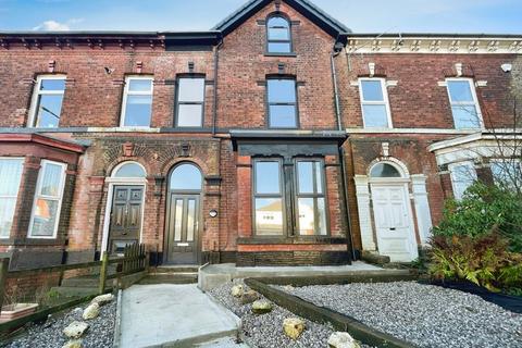 5 bedroom terraced house to rent, Chorley Old Road, Heaton, Bolton