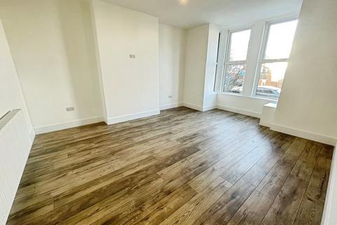 5 bedroom terraced house to rent, Chorley Old Road, Heaton, Bolton