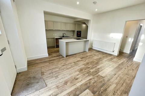 5 bedroom terraced house to rent, Chorley Old Road, Heaton, Bolton