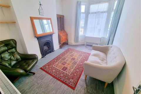 2 bedroom flat to rent, Caistor Park Road, Stratford