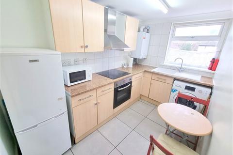 2 bedroom flat to rent, Caistor Park Road, Stratford
