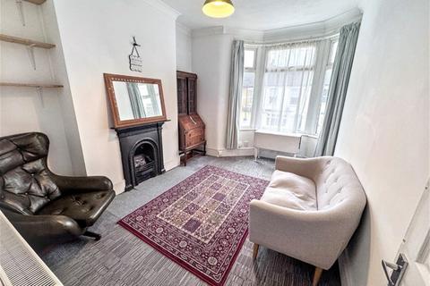2 bedroom flat to rent, Caistor Park Road, Stratford