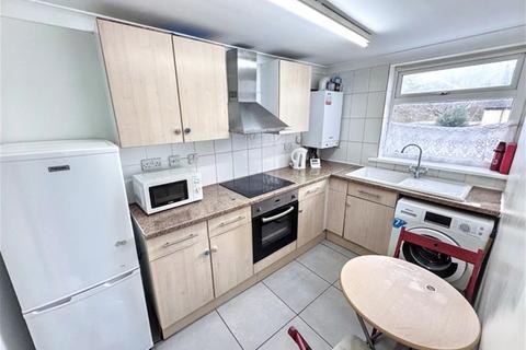 2 bedroom flat to rent, Caistor Park Road, Stratford