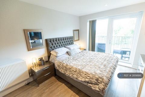 3 bedroom flat to rent, Howard Road, Stanmore, HA7