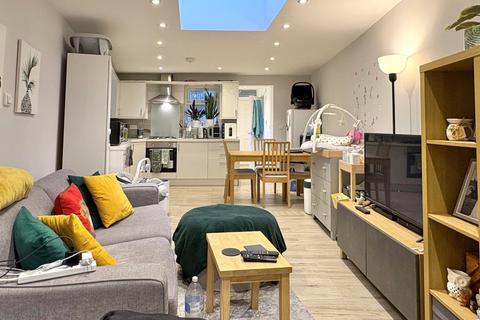 1 bedroom flat to rent, 60a Iveagh Avenue, Wembley NW10