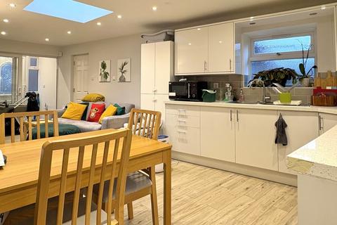 1 bedroom flat to rent, 60a Iveagh Avenue, Wembley NW10