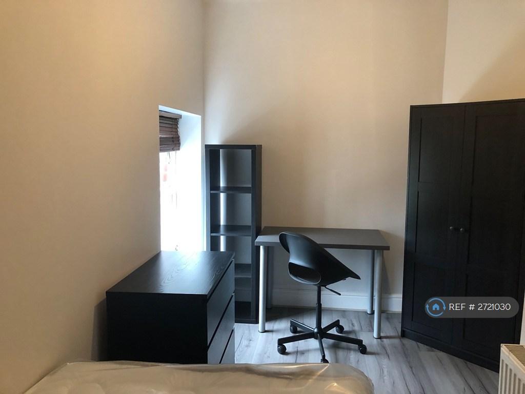 £500 Room