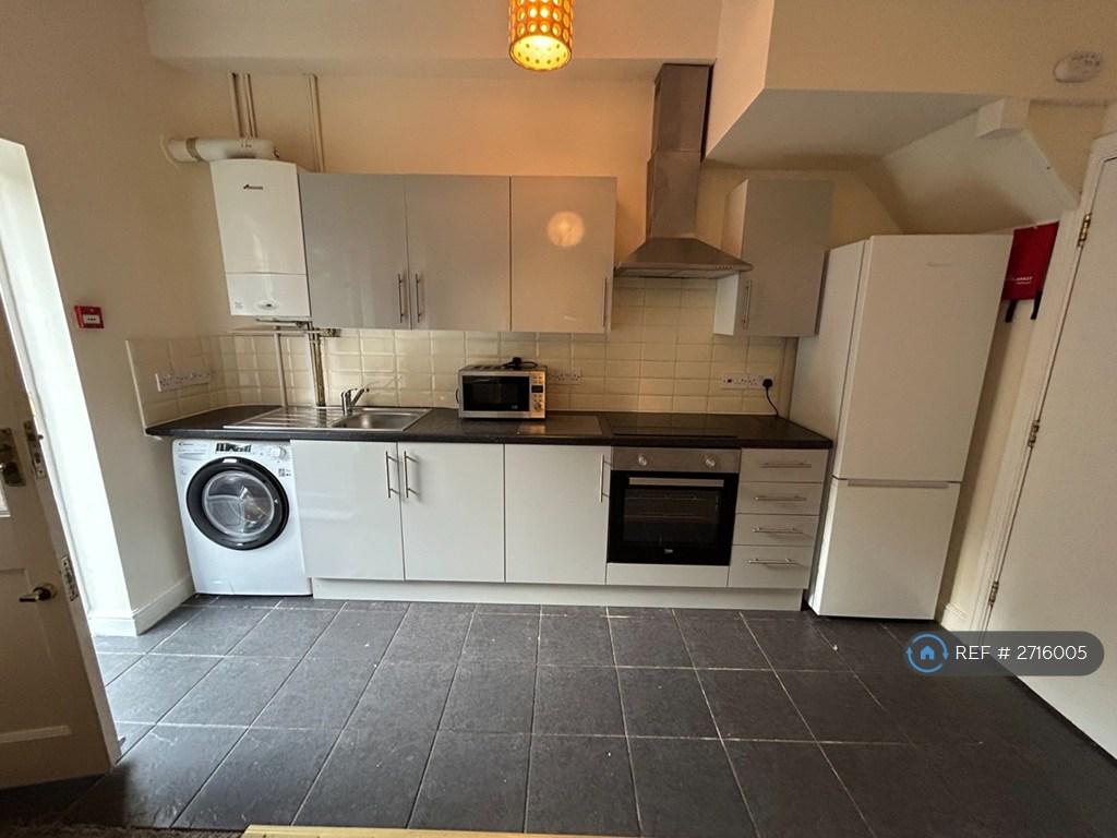 Kitchen (Empty)