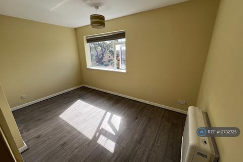2 bedroom maisonette to rent, Havelock Court, Warsash, Southampton, SO31