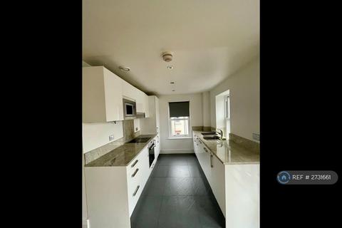 2 bedroom flat to rent, Holford Way, London, SW15