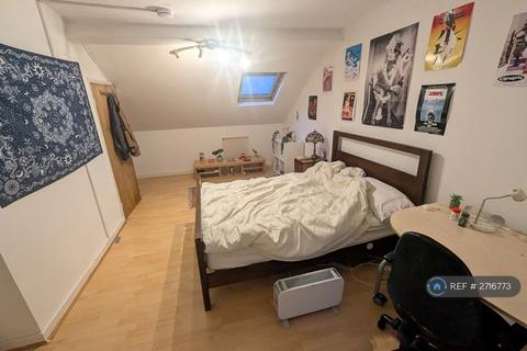 1 bedroom in a house share to rent, Castle Boulevard, Nottingham, NG7