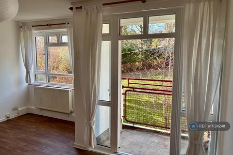 2 bedroom flat to rent, Ambleside, London, SW19