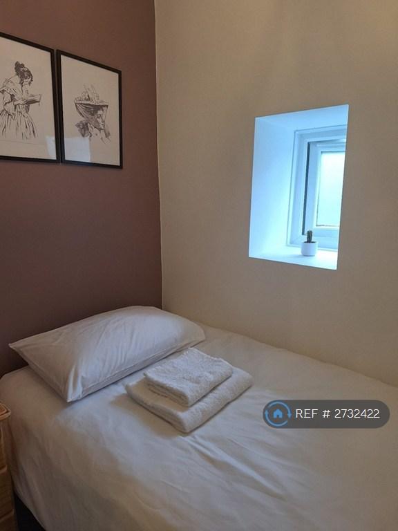 Small Bedroom