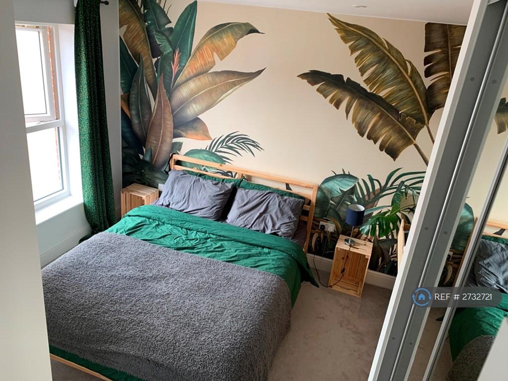 Bedroom 1 (2)