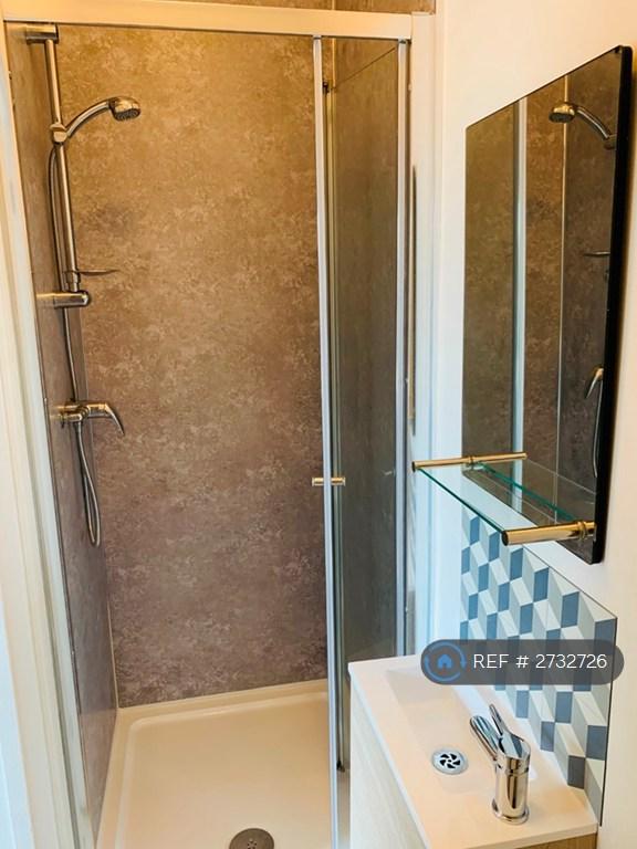 En Suite Bathroom