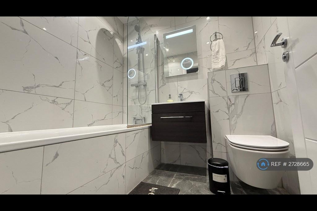 Upstairs Bathroom
