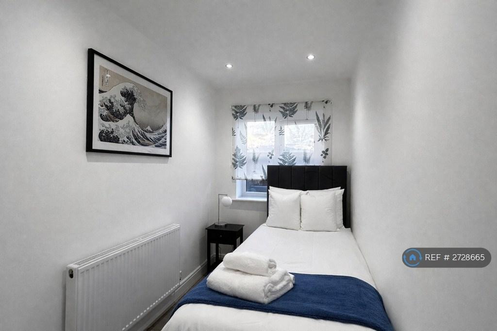 Bedroom 2 Single/Office Space