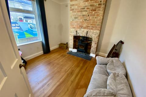 2 bedroom terraced house for sale, Redcliffe Street, Swindon SN2