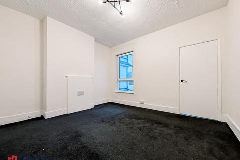 3 bedroom terraced house to rent, Shortlands Road, Sittingbourne ME10