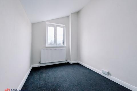 3 bedroom terraced house to rent, Shortlands Road, Sittingbourne ME10