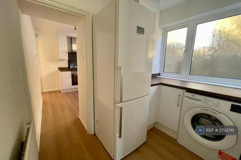 2 bedroom maisonette to rent, Hawthorne Avenue, Harrow, HA3