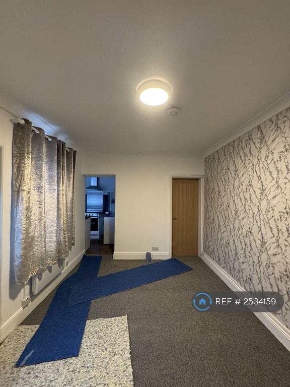 Bedroom/Living Area