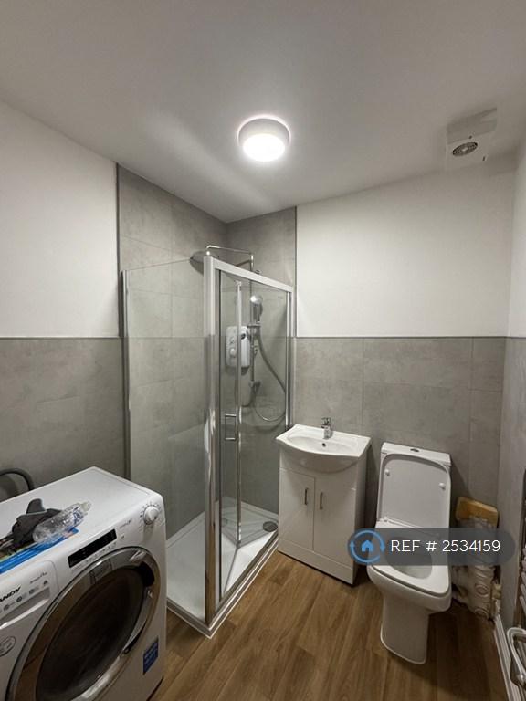 Bathroom & Washing Machine