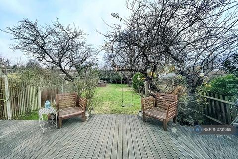 5 bedroom semi-detached house to rent, St. Clair Drive, London, KT4