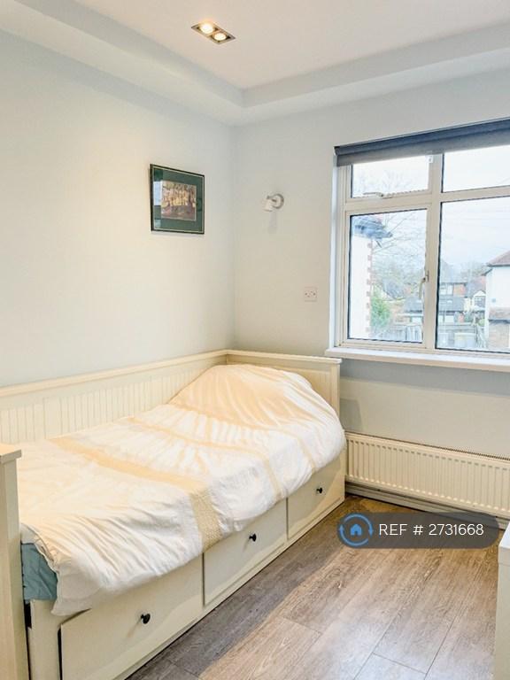 Bedroom 04