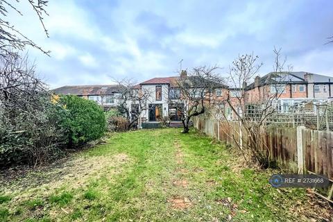 5 bedroom semi-detached house to rent, St. Clair Drive, London, KT4