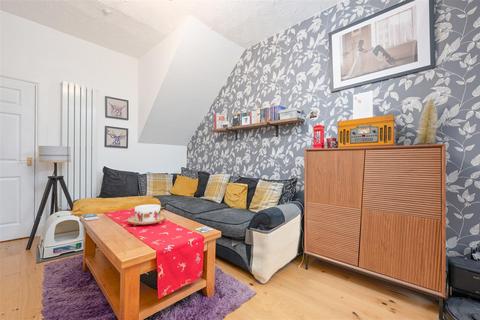 3 bedroom flat for sale, 44 Gardeners Street, Dunfermline, KY12 0RN