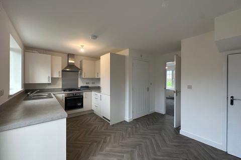 3 bedroom semi-detached house to rent, Monarch Avenue, Bamber Bridge, PR5