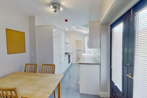 6 bedroom house to rent, Balfour Road, Nottingham NG7