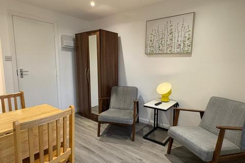 1 bedroom flat to rent, Chichele Road, London NW2