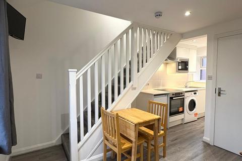 1 bedroom flat to rent, Chichele Road, London NW2