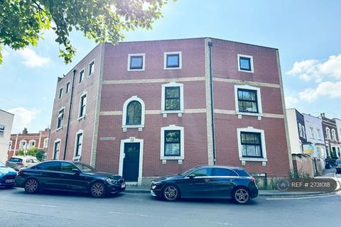 Belle Court, Totterdown, Bristol, BS4