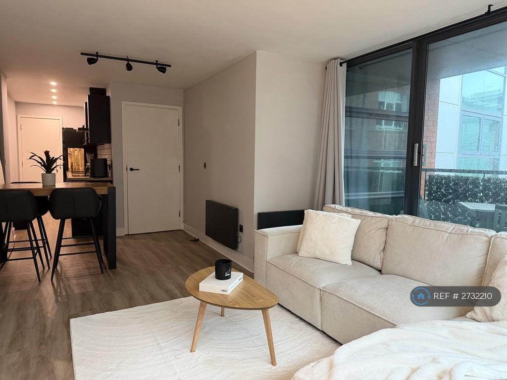 Comfortable And Well-Presented Living Space