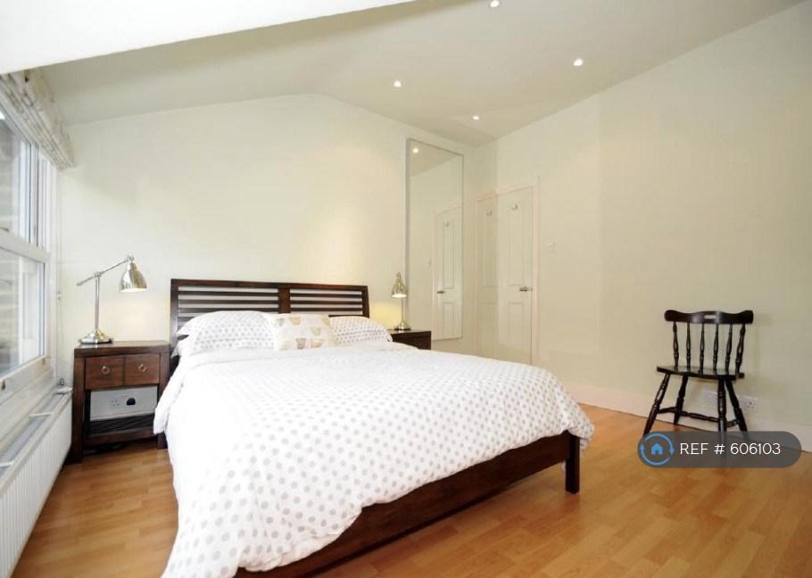 Double Bedroom With Fitted Wardrobe