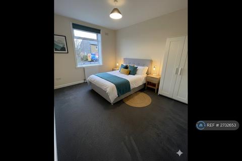 2 bedroom flat to rent, Corstorphine, Edinburgh, EH12