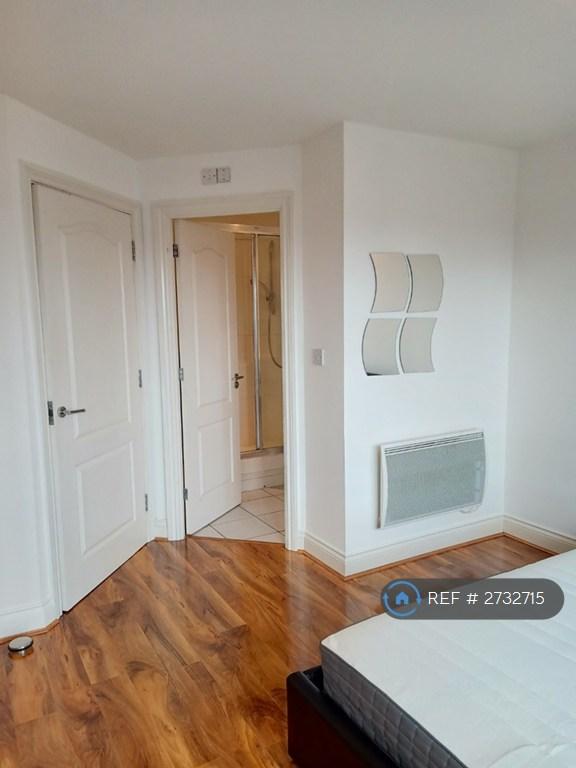 Master - Ensuite