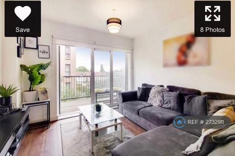 1 bedroom flat to rent, Clarence Avenue, Ilford, IG2