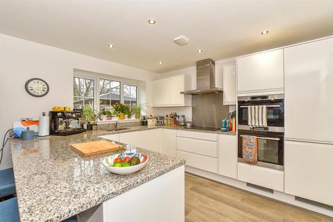 5 bedroom detached house for sale, Marigold Drive, Willesborough, Ashford, Kent