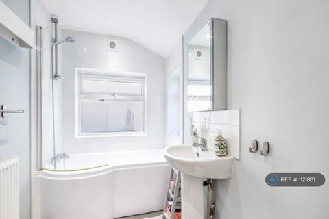2 bedroom terraced house to rent, Queen Street, Croydon, CR0
